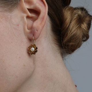 Women's Handmade Earrings With Petals | GS1623a-101-364 Kalliope Brass Pearl