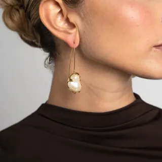 Women's Handmade Earrings Sunny Medium | GS1880b Kalliope Brass White Pearl Baroque